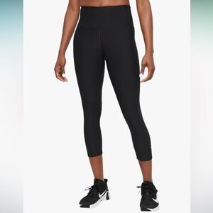 Nike Women Sculpt Hyper Tight Fit 7/8 Black Leggings
